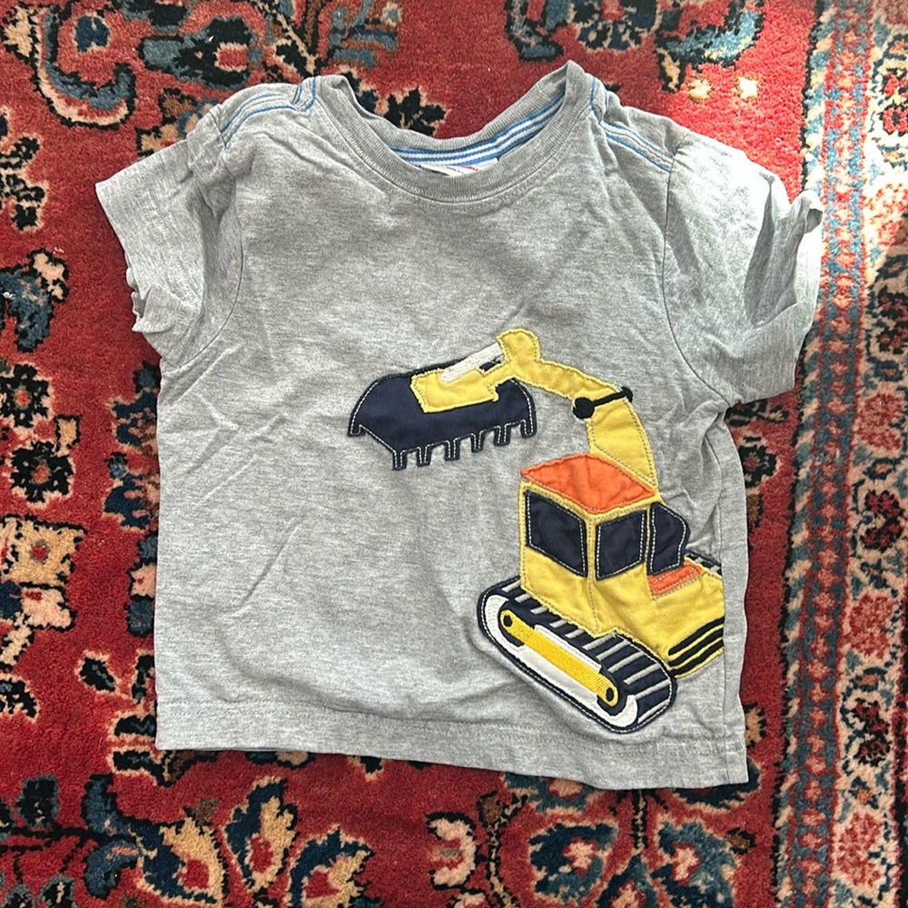 Hanna Andersson bulldozer appliqué tee